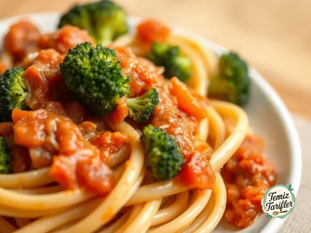 Brokoli ve Domates Soslu Makarna - Renkli ve Lezzetli