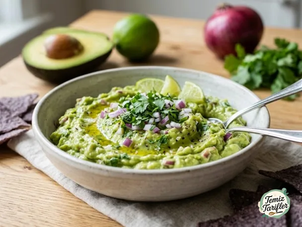 Evde Lezzetli Vegan Guacamole Hazırlayın