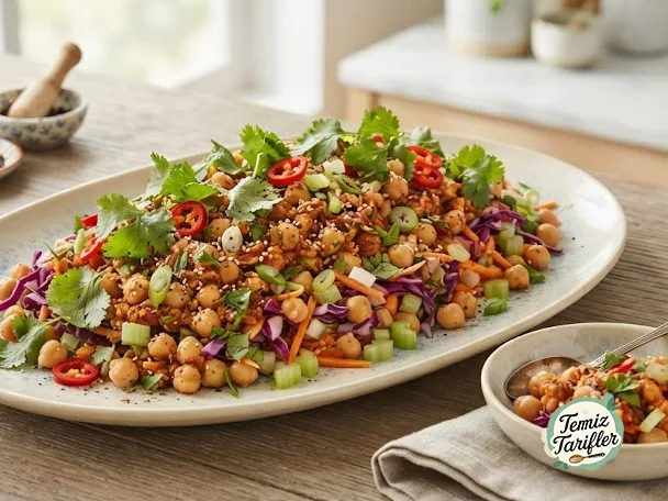 Gochujang Nohutlu Sandviç Salatası - Misafir Sofrasının Vazgeçilmezi