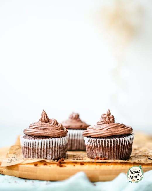 Kitchen Feast: Banana Chocolate Pecan Muffins