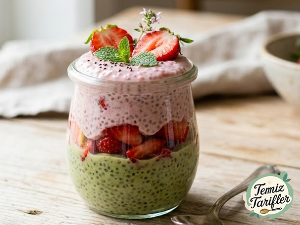 Strawberry Matcha Chia Pudding - Delicious and Practical!